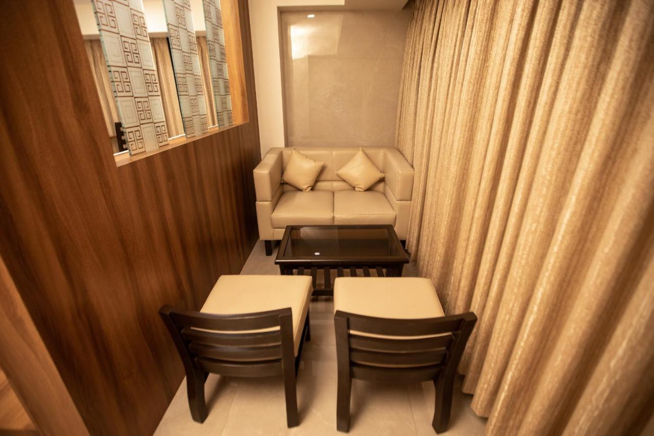 Hotel Naaz Executive Bombay Exterior foto