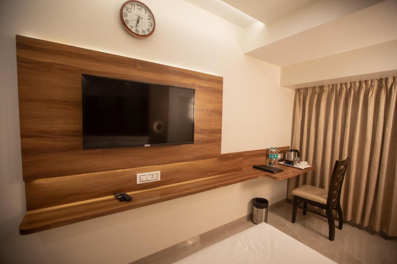 Hotel Naaz Executive Bombay Exterior foto