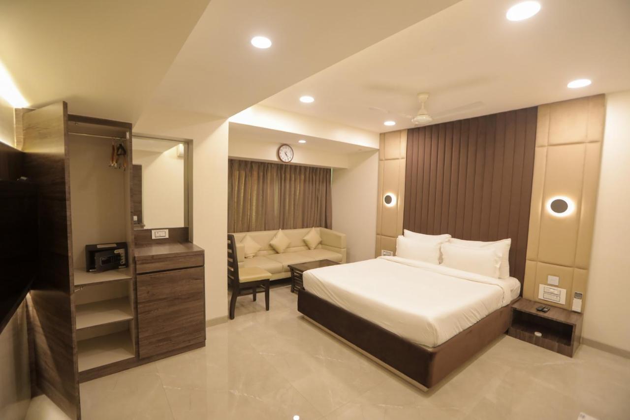 Hotel Naaz Executive Bombay Exterior foto
