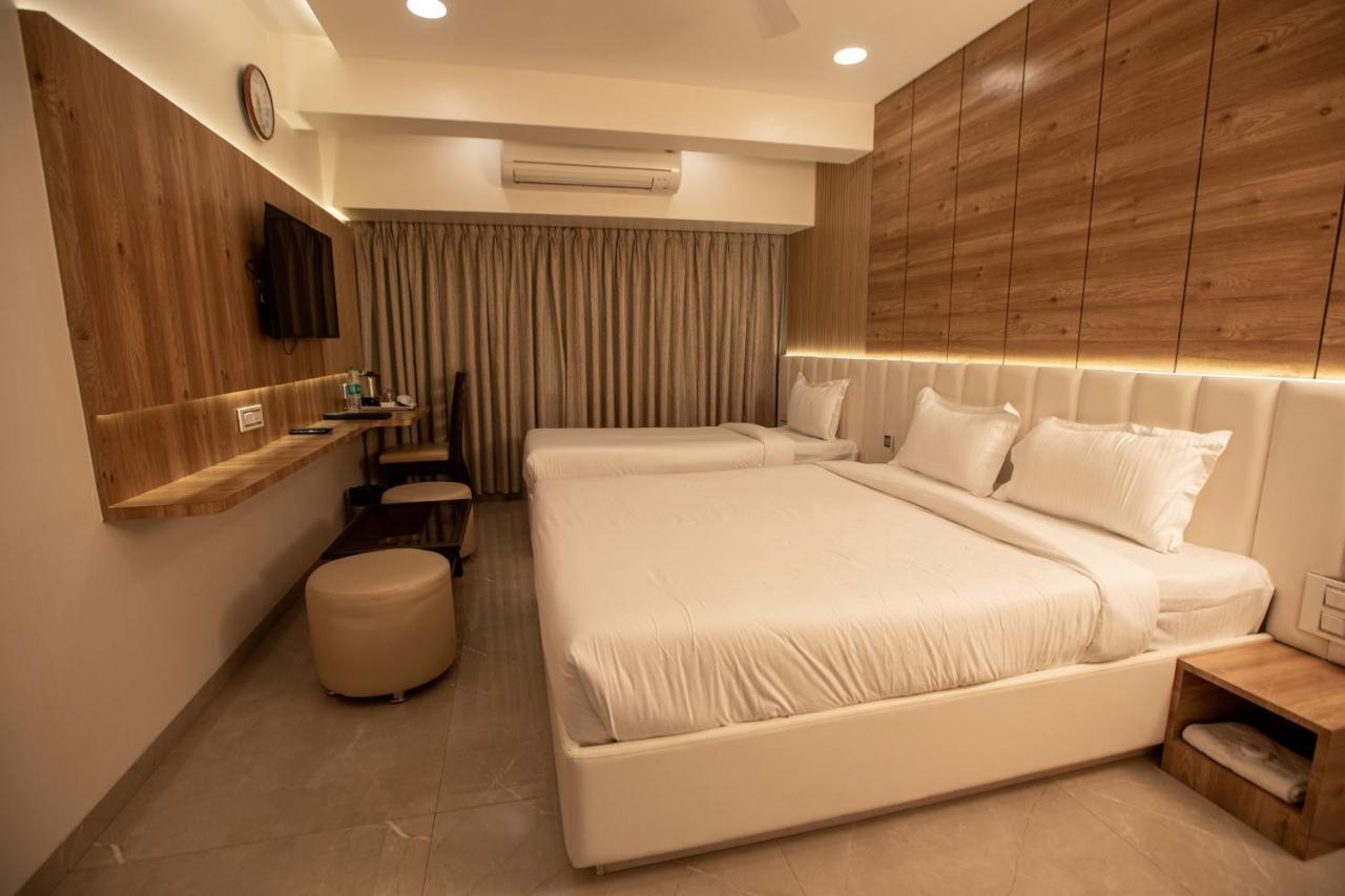 Hotel Naaz Executive Bombay Exterior foto