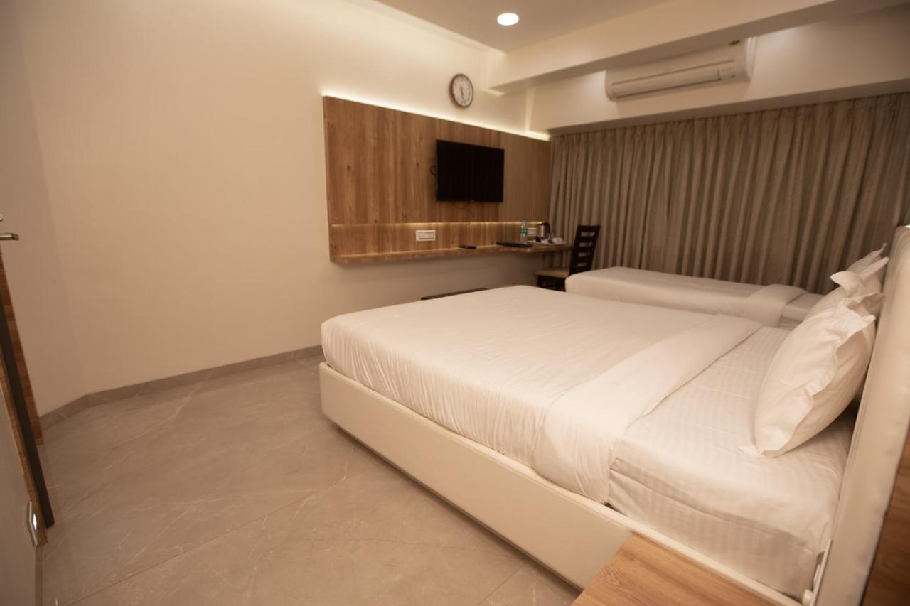 Hotel Naaz Executive Bombay Exterior foto
