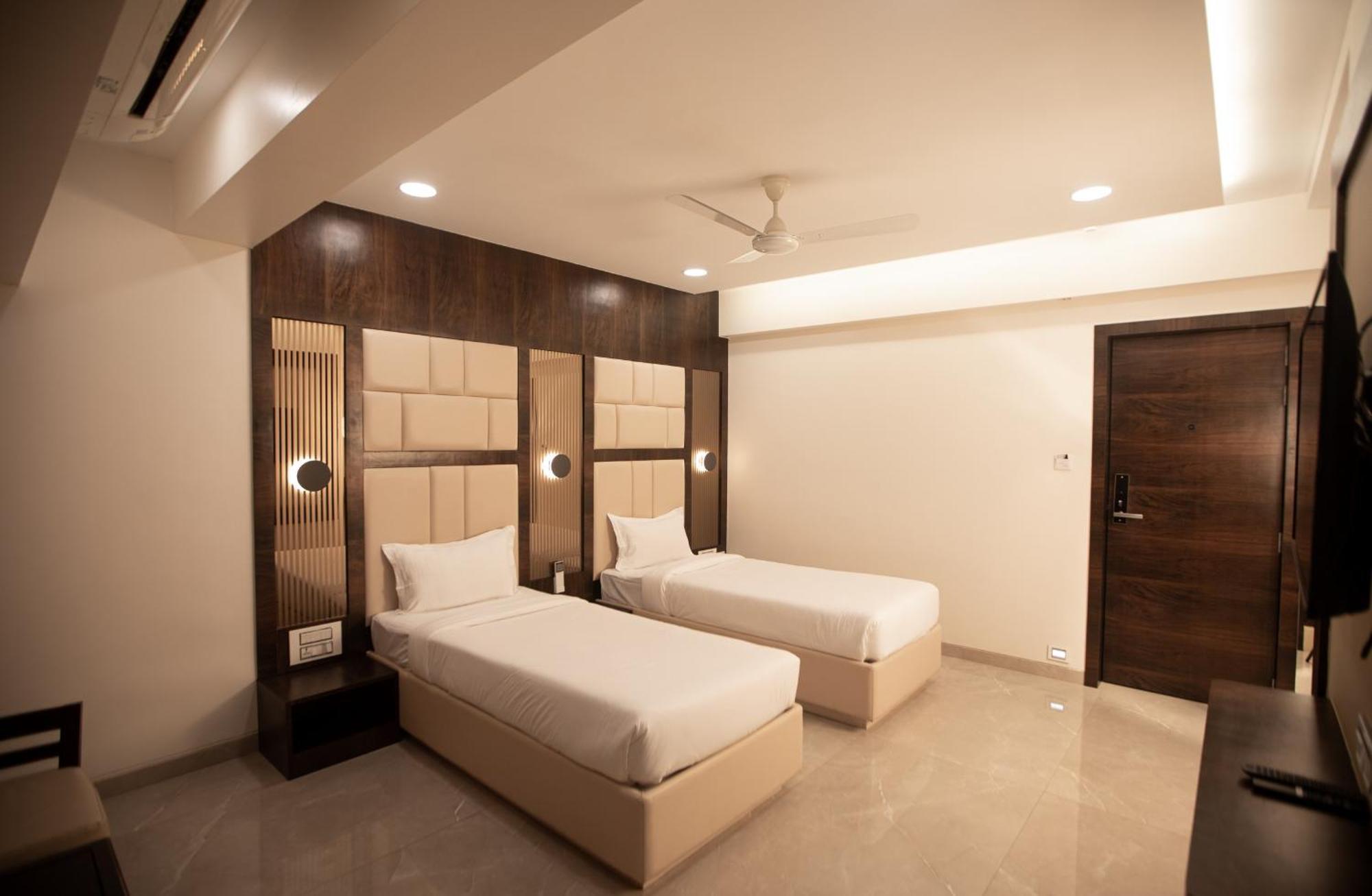Hotel Naaz Executive Bombay Exterior foto
