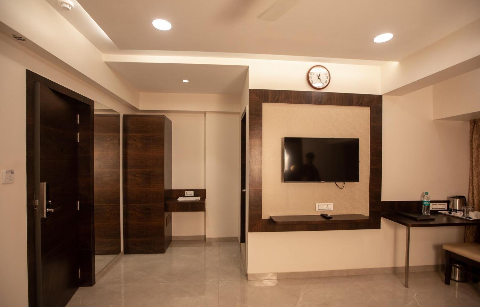 Hotel Naaz Executive Bombay Exterior foto