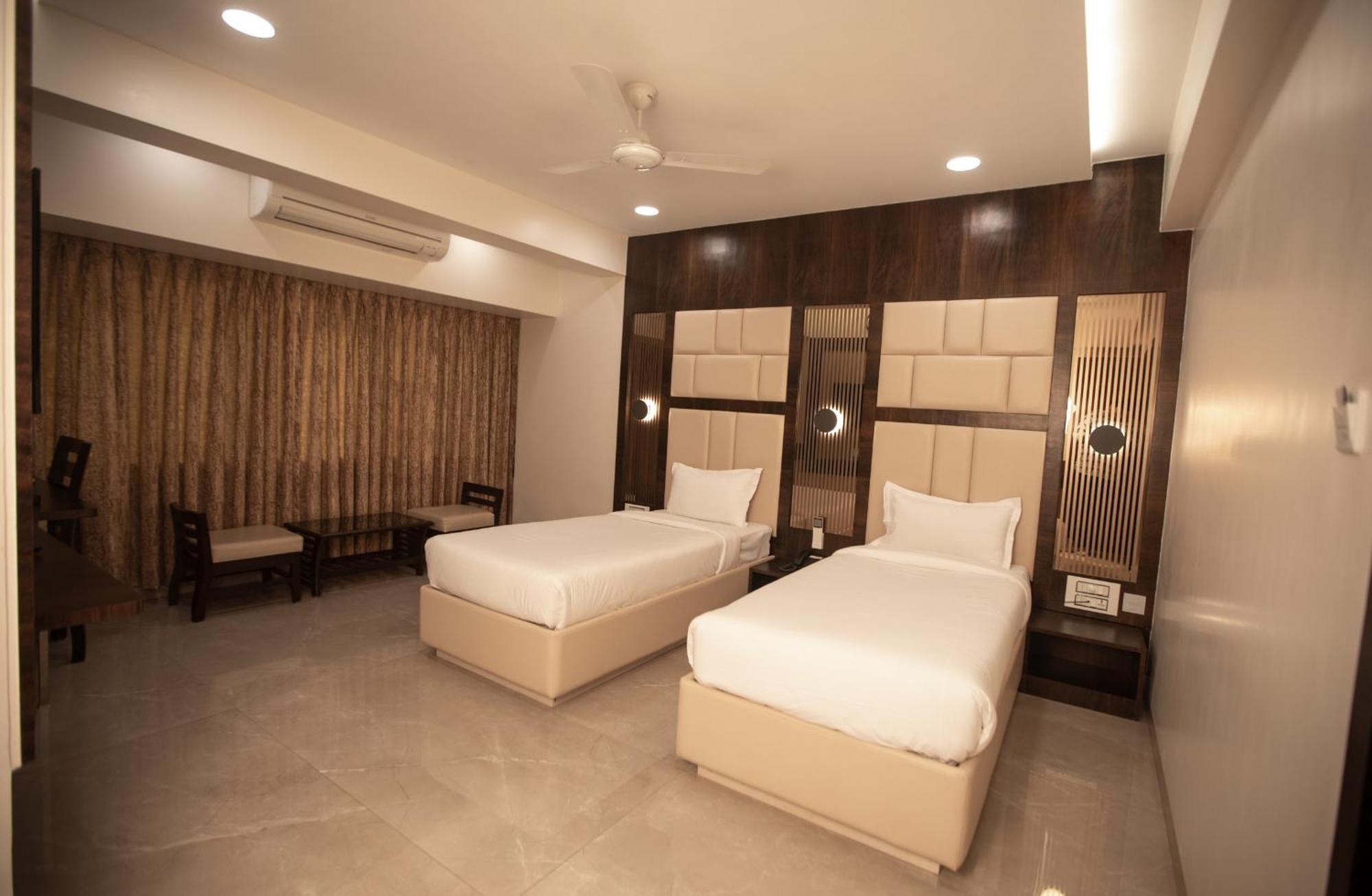 Hotel Naaz Executive Bombay Exterior foto